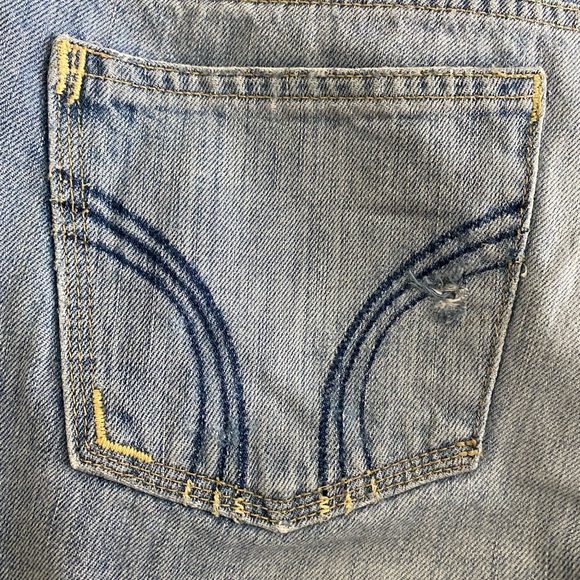 Hollister Co Crop Relax Fit Light wash Distressed Size 7 - Picture 6 of 6